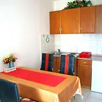 In With Balcony, Air Conditioning, Wifi, Washing Machine Μεντουλίν
