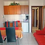 Διαμέρισμα In With Balcony, Air Conditioning, Wifi, Washing Machine *