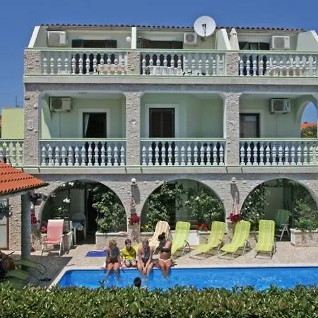 In With Balcony, Air Conditioning, Wifi, Washing Machine